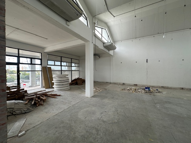 To Let commercial Property for Rent in Maitland Western Cape